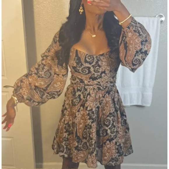MinkPink Brown Paisley Fit Flare Mini Dress SMALL Ruched Boho Cotton Western - Picture 10 of 10